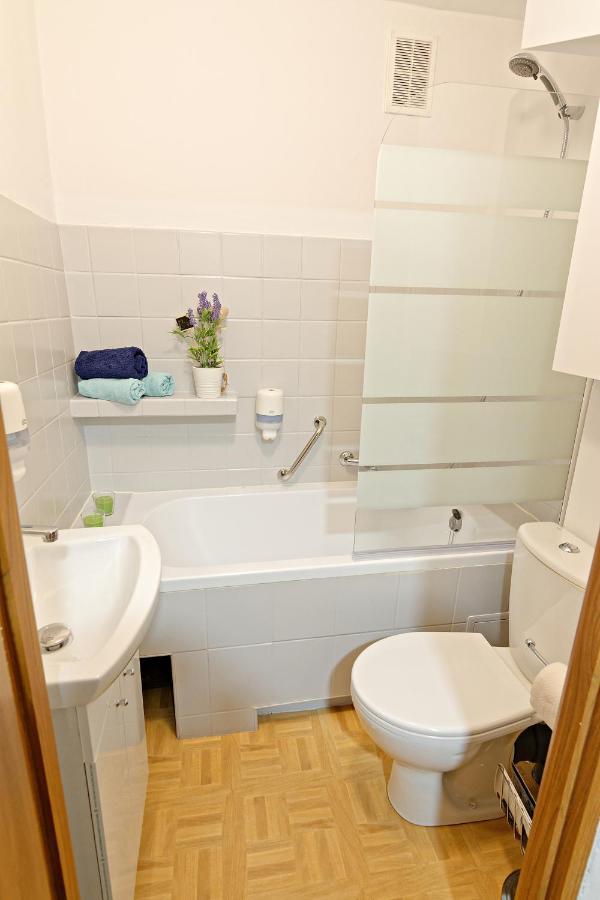 ヴロツワフApartament Pod Krasnalem Wroclovkiemアパートメント エクステリア 写真